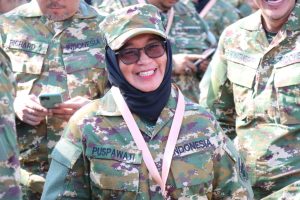 Pakai Seragam Komcad, Puspawati Gabung Bupati Luwu Timur Retret di Magelang