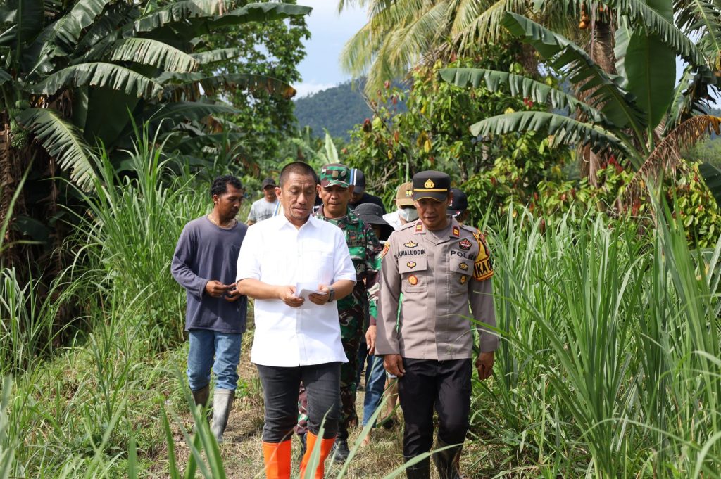 Tinjau Tanggul Jebol di Desa Alam Buana, Bupati Irwan Upayakan Penanganan Segera