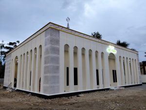 Resmikan Masjid Al-Aqmar Beringin Jaya, Wabup Puspawati Ajak Masyarakat Makmurkan Masjid