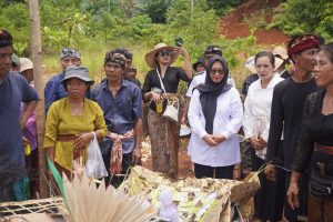 Wabup Puspa Hadiri Ngaben di Angkona