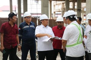 Bupati Irwan Bachri Syam Sidak Proyek Pasar Tomoni Tahap Pertama Rp 18.5 Miliar