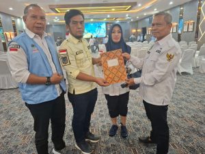 Terima SK di Kantor Kemendes PDT, Suharman Jabat Ketua APDESI Luwu Timur