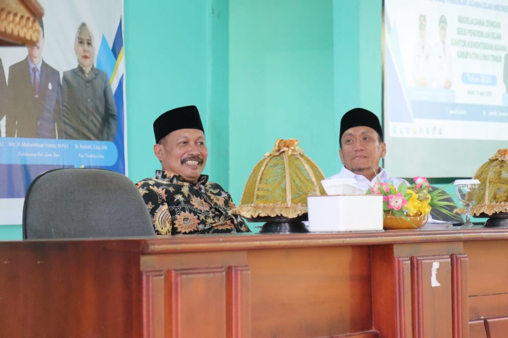 Kakanwil Kemenag Sulsel Respon Imbauan Salat Berjamaah Bupati Lutim: Sangat Baik, Jarang Ada Pemimpin Perhatikan Urusan Akhirat Masyarakatnya