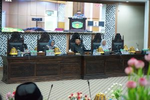 Wabup Puspawati dan DPRD Luwu Timur Paripurna Pandangan Umum Fraksi Lima Ranperda