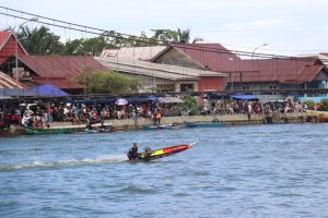 Lestarikan Budaya Lokal, Garda Lutim Gelar Lomba Perahu Bala-bala di Sungai Malili