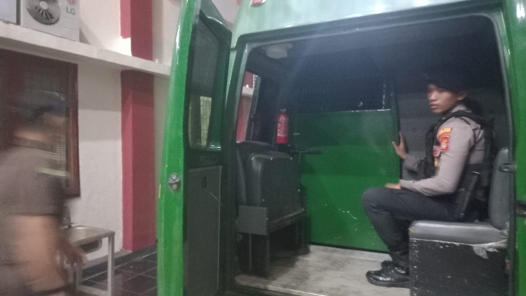 Kades Balai Kembang Luwu Timur Ditahan Tersangka Kasus Korupsi