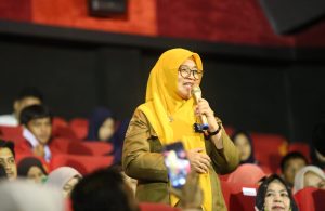 Wabup Luwu Timur Puspawati Saksikan Pemutaran Perdana Sarung Baru Untuk Bapak