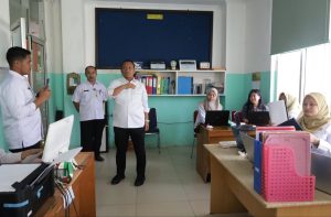 Irwan Bachri Syam Cek Kedisiplinan Pegawai di Dinas Kesehatan Luwu Timur