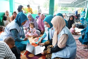 Dokter Ani Tinjau Rumah Gizi di Desa Lagego