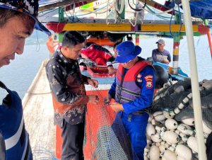 Cegah Praktek Ilegal, Dinas Perikanan Luwu Timur dan Satpolairud Patroli Laut