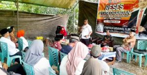 Warga Kawata dan Parumpanai Minta Bronjong ke Anggota DPRD Luwu Timur Firman Udding