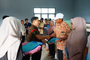 17 Tahun Ditunggu, Warga Transmigrasi Mahalona Towuti Akhirnya Terima Sertifikat Tanah