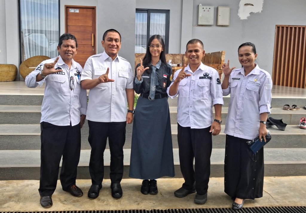 Siswi SMAN 4 Luwu Timur Menuju Parlemen Remaja di Senayan