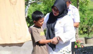 Wabup Puspa Jenguk Korban Kebakaran di Cendana Hitam