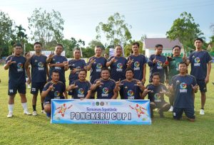 Eksibisi Pongkeru Cup 1,  Bupati Irwan Main Bareng Ex Timnas Lawan D’Legend All Star