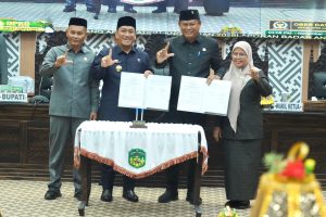 DPRD dan Pemkab Luwu Timur Sepakati Ranperda APBD TA 2026, Bupati Terima Kasih ke Pansus