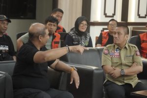 Bupati Luwu Timur dan Dokter Ani ke Aceh Tamiang Salurkan Bantuan Banjir Bandang