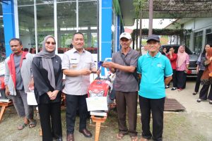 Peduli Produksi Petani, Bupati Luwu Timur Salurkan 247 Unit Alsintan