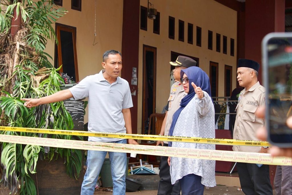 Wabup Puspawati Salurkan Bantuan Korban Kebakaran di Jl Wekasa Sorowako