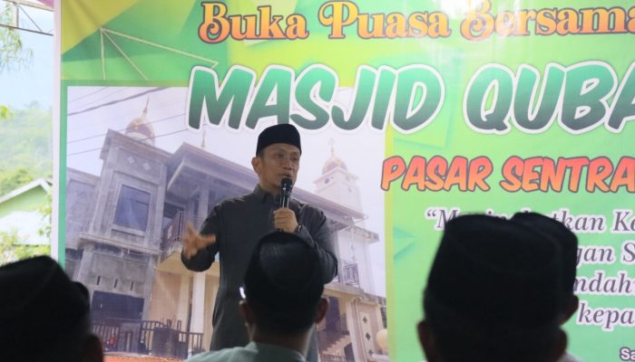 Bupati Luwu Timur Buka Puasa Bersama di Masjid Quba