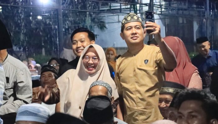 Hujan Mengguyur, Warga Tetap Antusias Ikuti Safari Ramadhan Pemkab Luwu Timur di  Mangkutana 