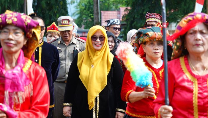 Pagelaran Musyawarah Budaya Padoe di Wasuponda, Wabup Puspawati: Saya Bangga!