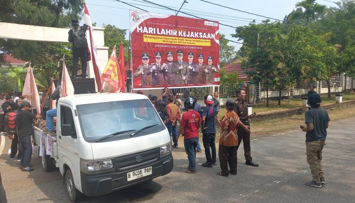 Kajari Luwu Timur Terima Pengunjuk Rasa, Ajak Dialog Langsung