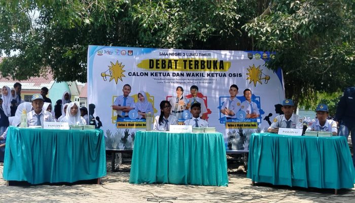 Anggota KPU Saksikan Debat Kandidat Pemilihan Ketua OSIS di SMAN 2 Luwu Timur
