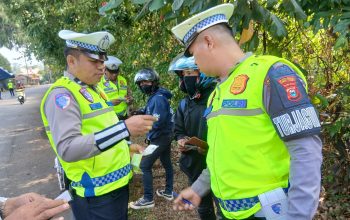 Satlantas Polres Luwu Timur Imbau Pengendara Lengkap Dokumen dan Standar Keselamatan Kendaraan di Jalan Raya