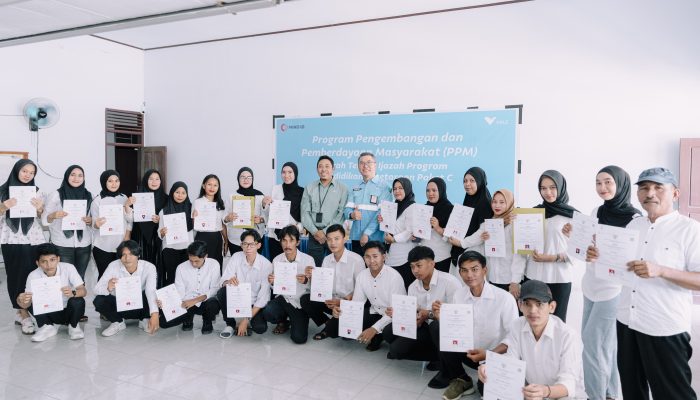 Kontribusi Pendidikan, Vale Indonesia Serahkan Ijazah Paket C bagi Masyarakat di Pomalaa