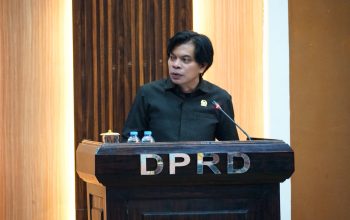 Wahidin Wahid Bantu Salurkan 60 Ekor Kambing di Desa Teromu