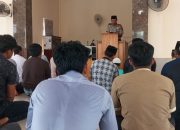 Polsek Malili Gelar Jumat Keliling, Iptu Awaluddin Jadi Khatib Salat Jumat di Masjid Nurul Haq Desa Ussu