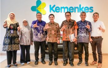 Temui Wamenkes RI, Bupati Luwu Timur Bawa Pulang Bantuan Kesehatan Nilainya Puluhan Miliar
