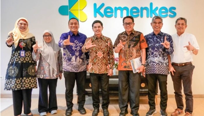 Temui Wamenkes RI, Bupati Luwu Timur Bawa Pulang Bantuan Kesehatan Nilainya Puluhan Miliar